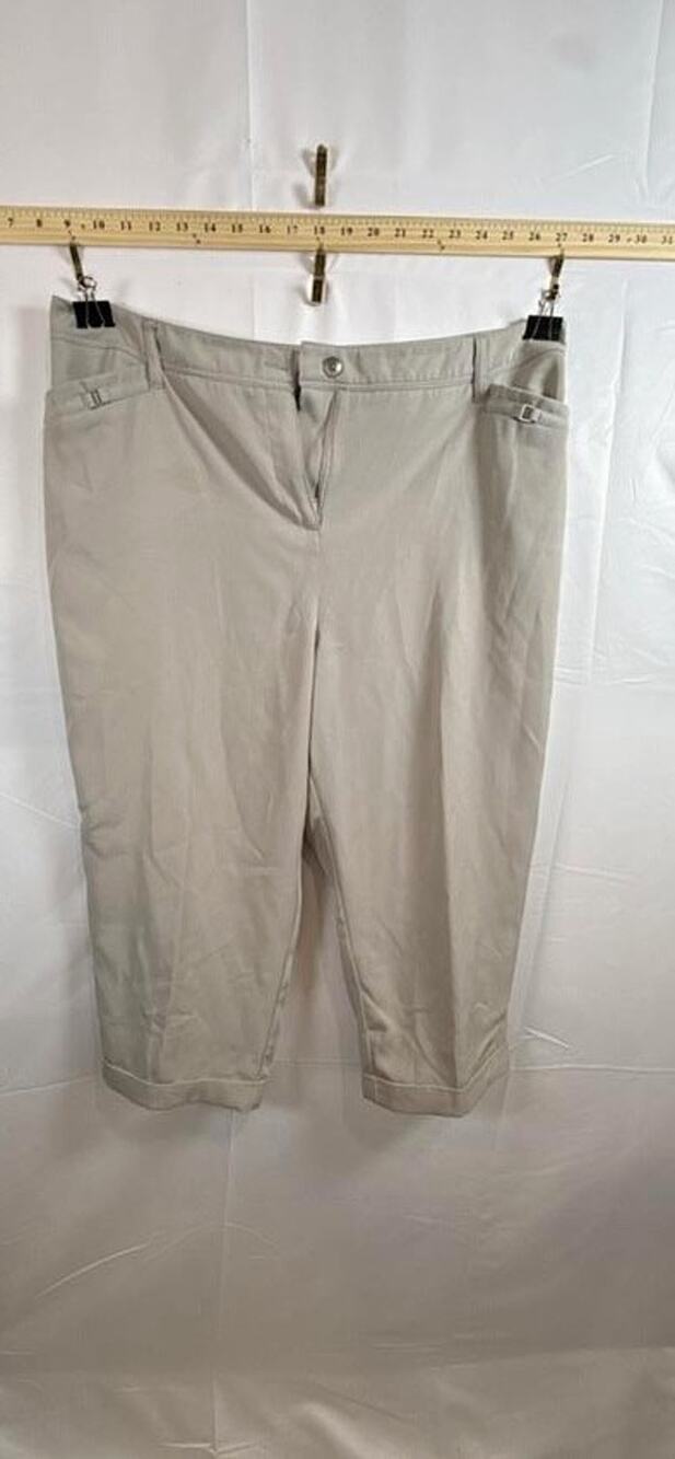 Cato Woman Classic Capris Pants Size 16W Beige Khaki Crop Trouser Stretch Casual